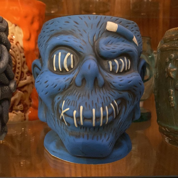 Disney Parks Trader Sams Grog Grotto Blue Zombie 4th Edition Shrunken Head Mug - Picture 2 of 7